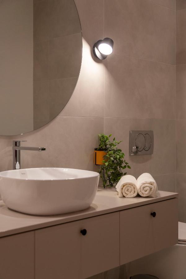 Luxurious Minimalist Residence With Sauna By Prestige Homes Budapeszt Zewnętrze zdjęcie