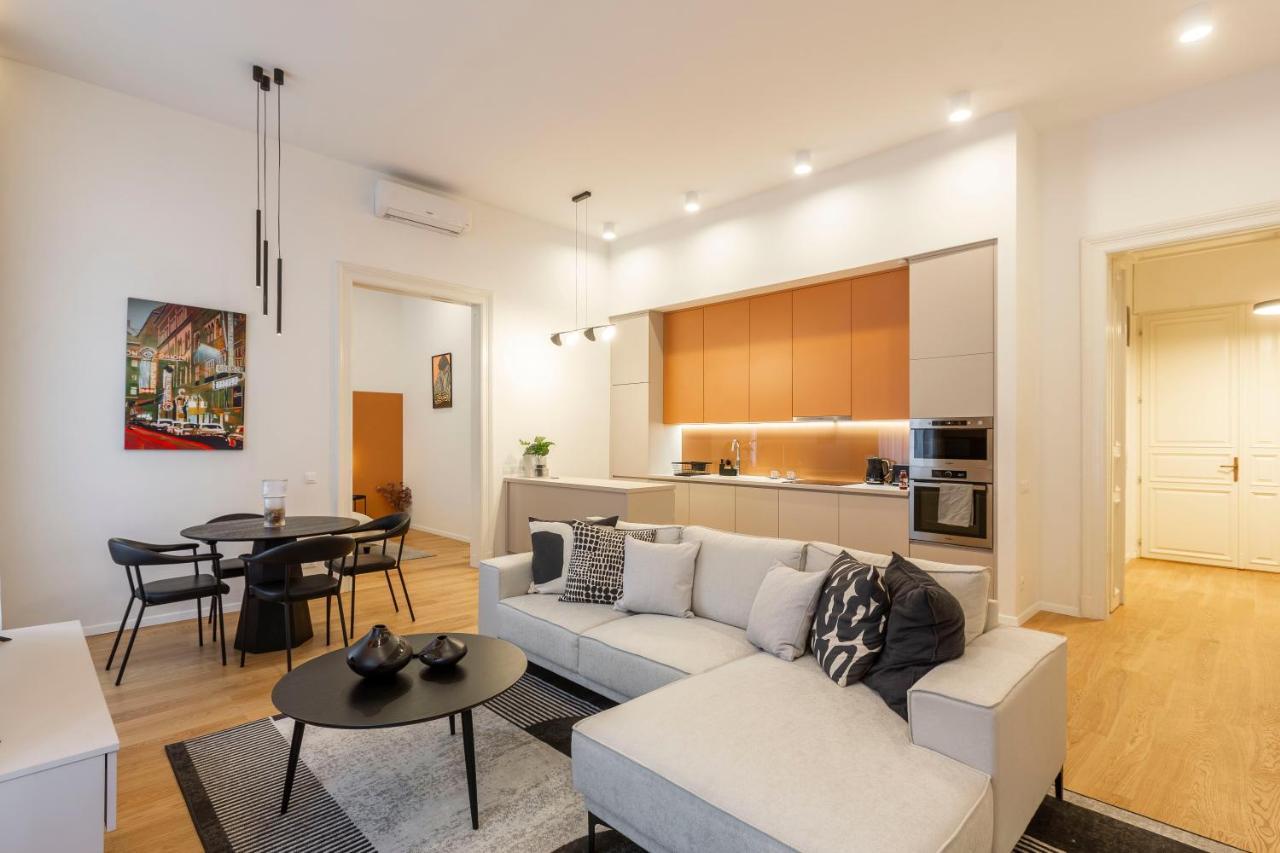 Luxurious Minimalist Residence With Sauna By Prestige Homes Budapeszt Zewnętrze zdjęcie