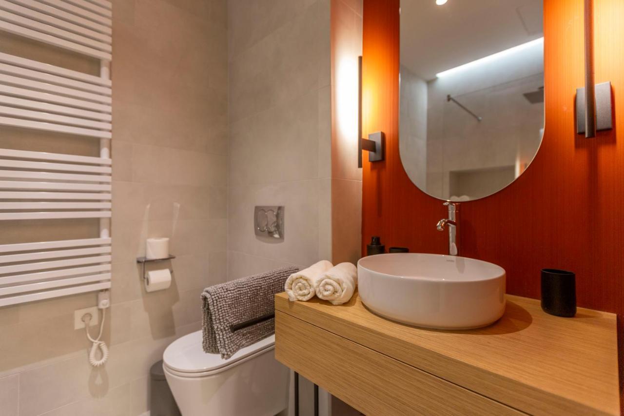 Luxurious Minimalist Residence With Sauna By Prestige Homes Budapeszt Zewnętrze zdjęcie