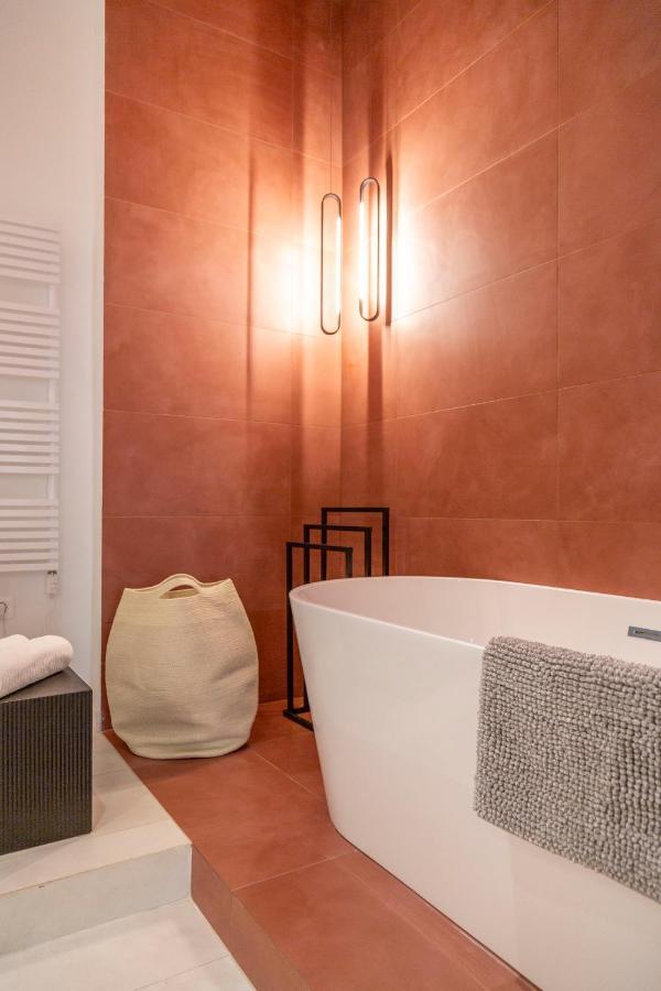 Luxurious Minimalist Residence With Sauna By Prestige Homes Budapeszt Zewnętrze zdjęcie
