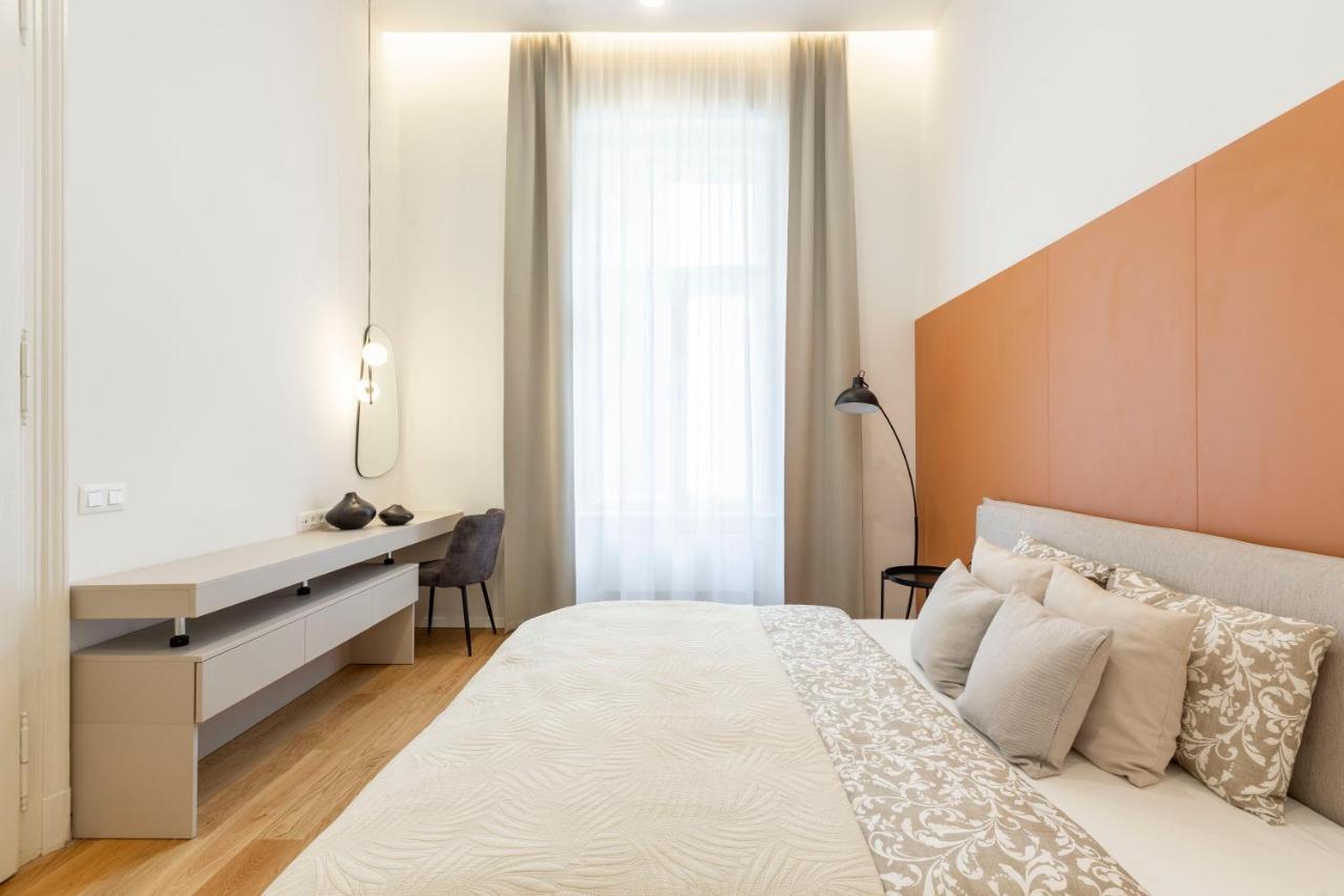 Luxurious Minimalist Residence With Sauna By Prestige Homes Budapeszt Zewnętrze zdjęcie